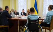 Перевезення дітей з інвалідністю до шкіл і пандуси в школах: президент підписав указ