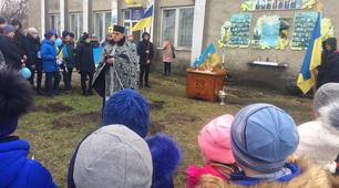 В скорботі й тузі -- небо і земля....