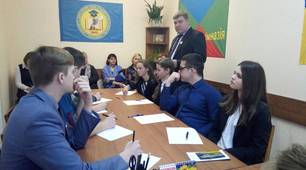Демократія починається зі школи