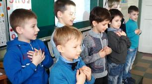 ВЕСНУ ЗУСТРІЧАЄМО - ДІВЧАТОК ВІТАЄМО!