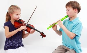 Чем полезна игра на музыкальных инструментах для здоровья