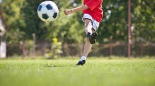 Спорт чи грають жінки футбол