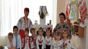 Інтегроване заняття з народознавства.   " Зелена аптека баби Одарки" Друга молодша група