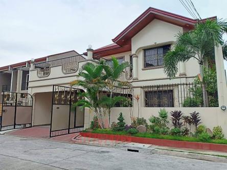 Big House and Lot Las Pinas, Las Piñas, 8 BR, 550 m²